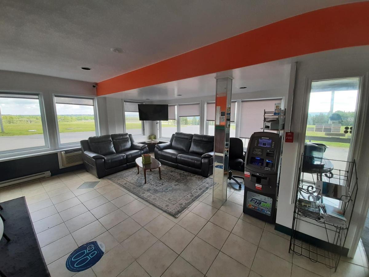 Howard Johnson By Wyndham Woodstock Nb Εξωτερικό φωτογραφία