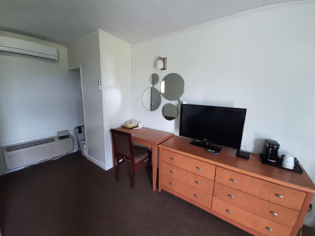 Howard Johnson By Wyndham Woodstock Nb Εξωτερικό φωτογραφία