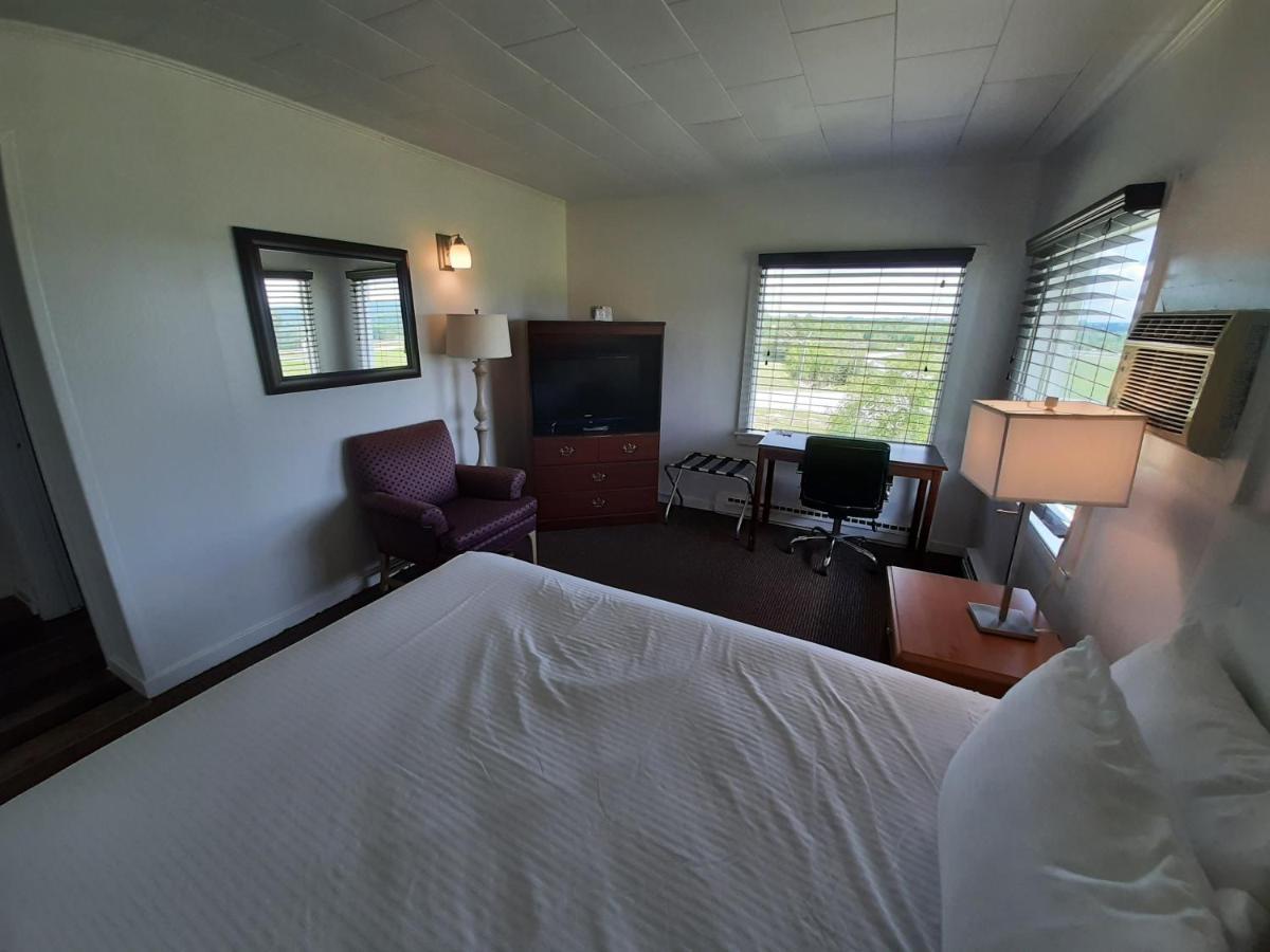 Howard Johnson By Wyndham Woodstock Nb Εξωτερικό φωτογραφία