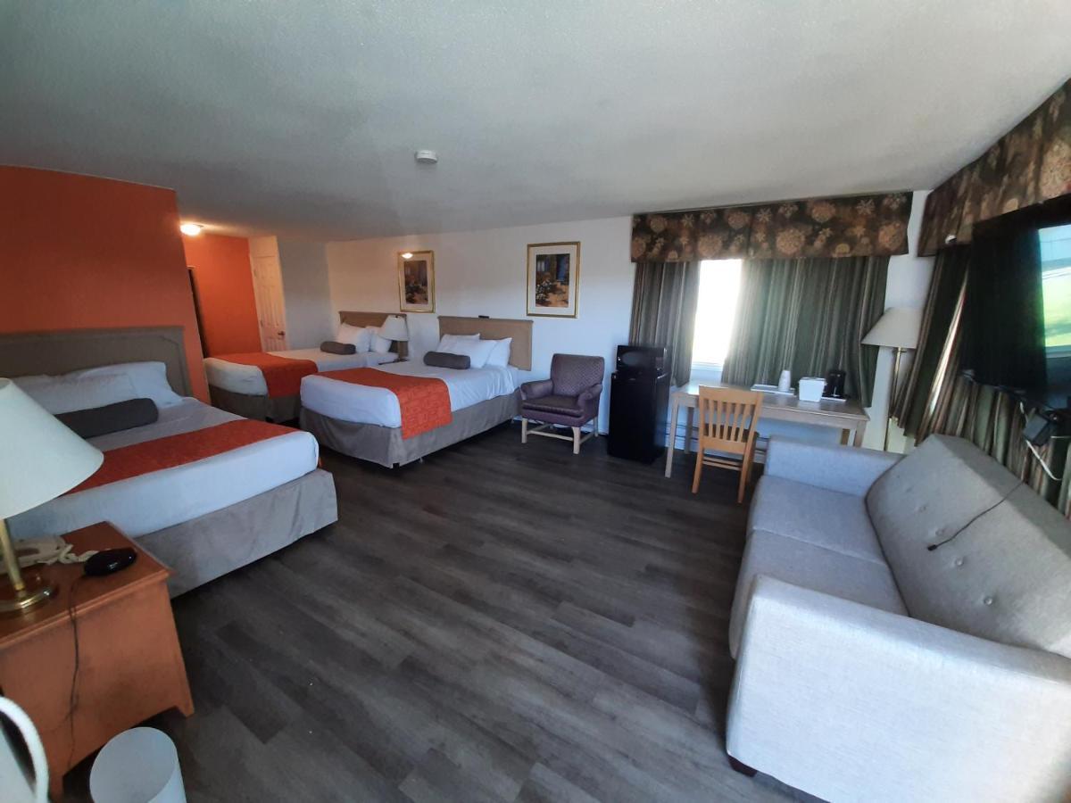 Howard Johnson By Wyndham Woodstock Nb Εξωτερικό φωτογραφία