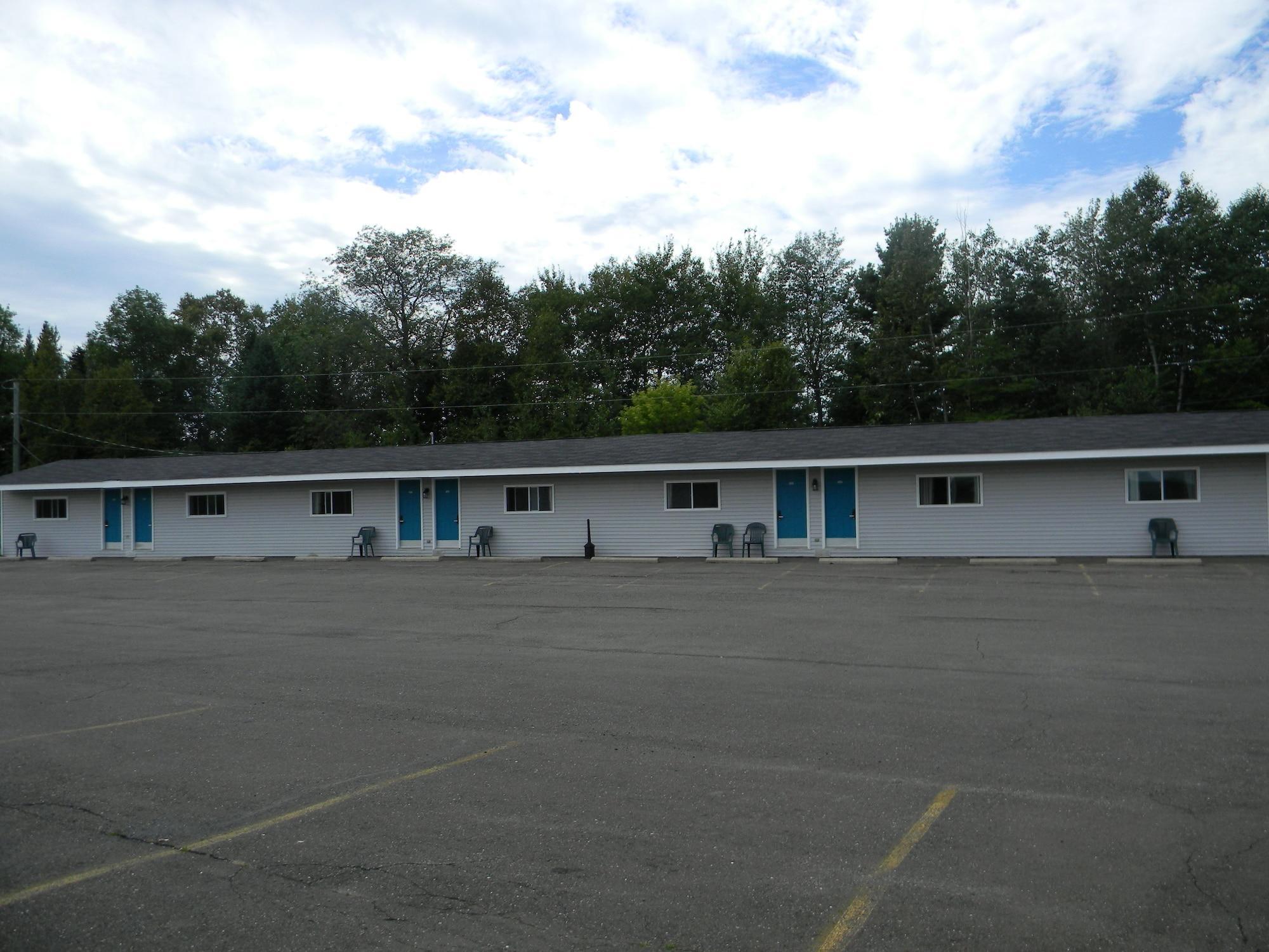 Howard Johnson By Wyndham Woodstock Nb Εξωτερικό φωτογραφία